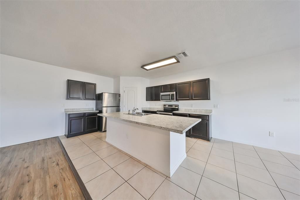 For Sale: $340,000 (4 beds, 2 baths, 1881 Square Feet)