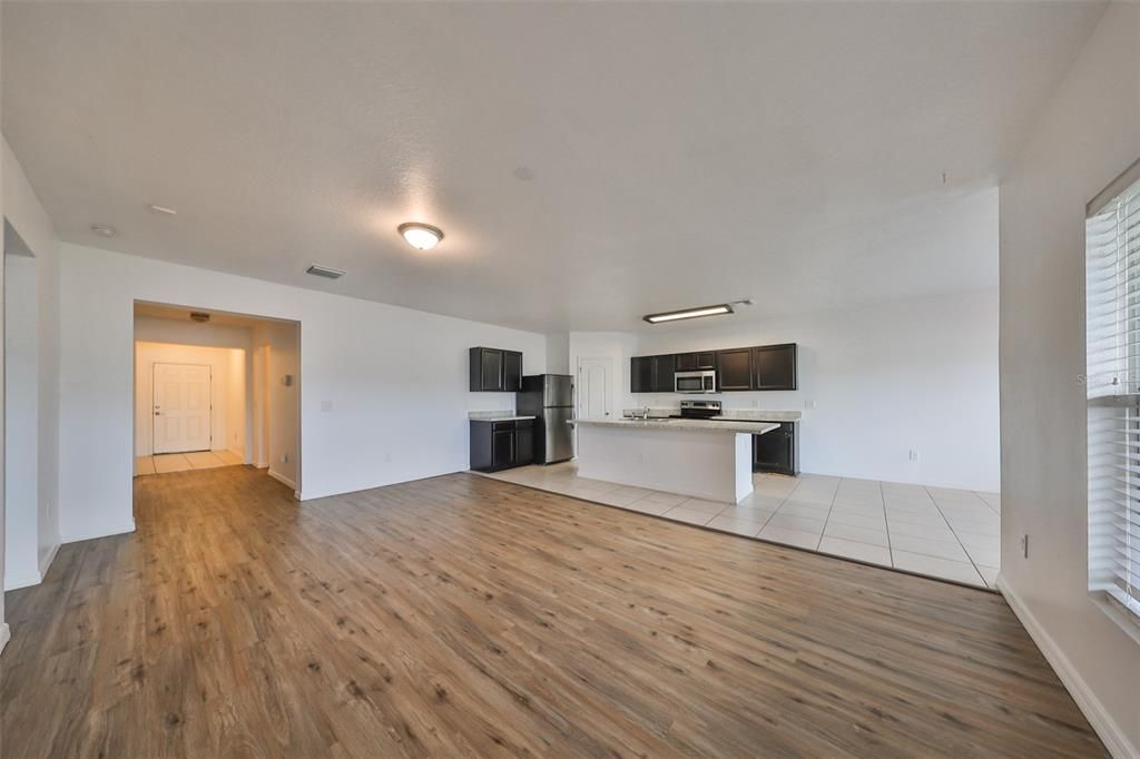 For Sale: $340,000 (4 beds, 2 baths, 1881 Square Feet)