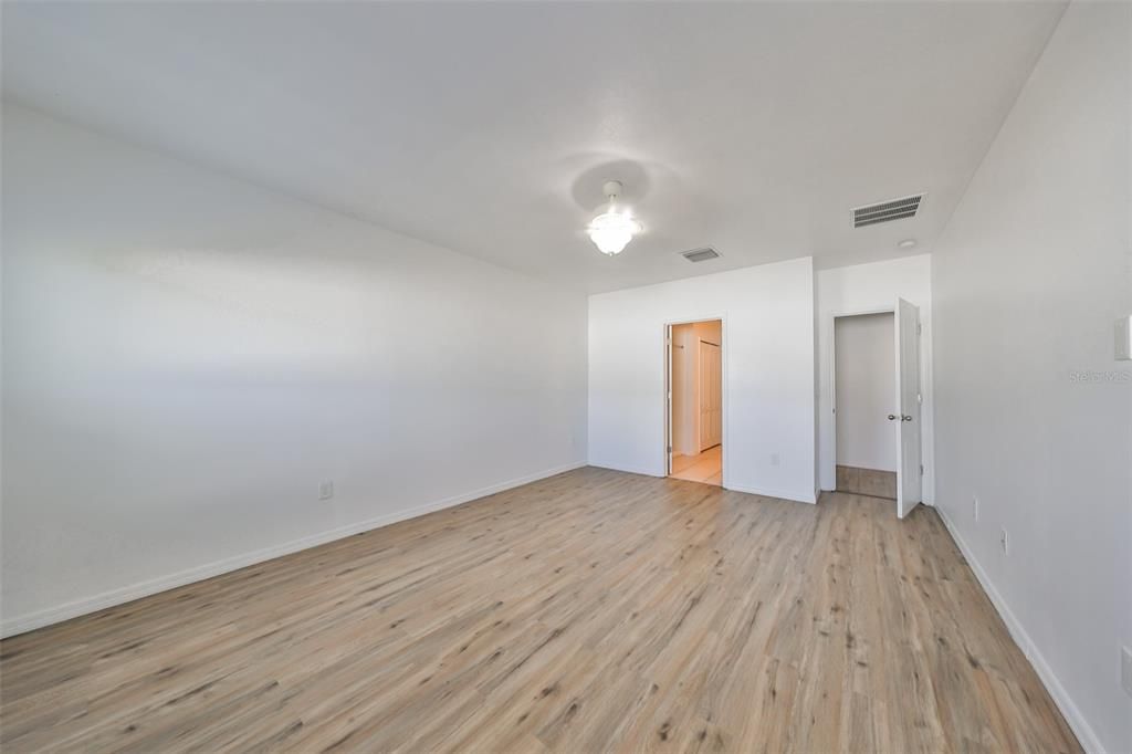 For Sale: $340,000 (4 beds, 2 baths, 1881 Square Feet)