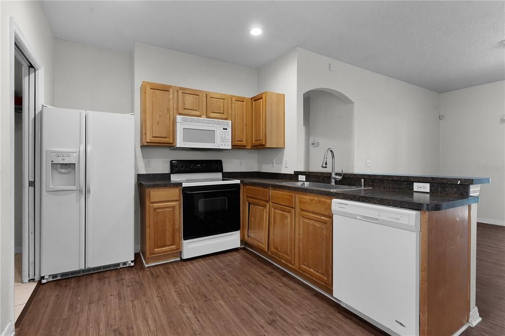 For Sale: $244,900 (3 beds, 2 baths, 1184 Square Feet)