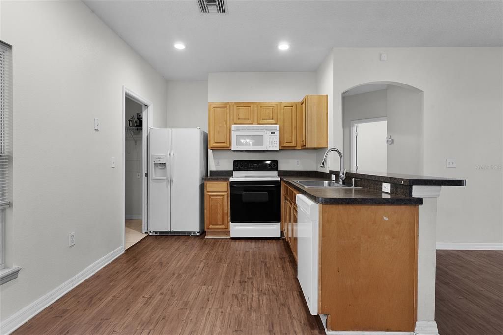 For Sale: $244,900 (3 beds, 2 baths, 1184 Square Feet)