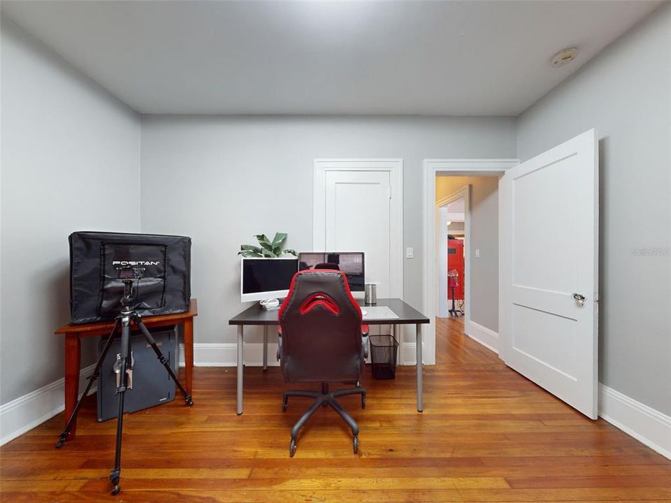 For Sale: $799,000 (2 beds, 1 baths, 1247 Square Feet)