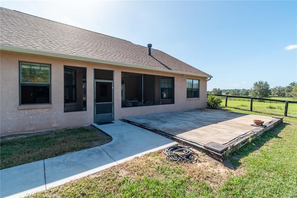 For Sale: $1,200,000 (4 beds, 3 baths, 2673 Square Feet)