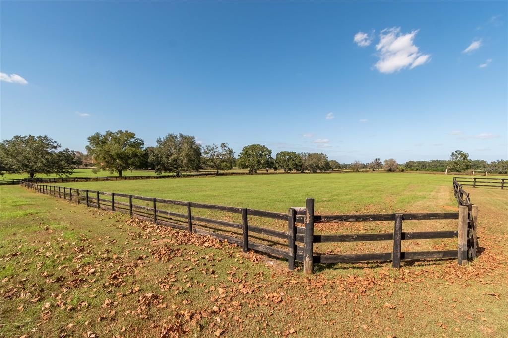 For Sale: $1,200,000 (4 beds, 3 baths, 2673 Square Feet)