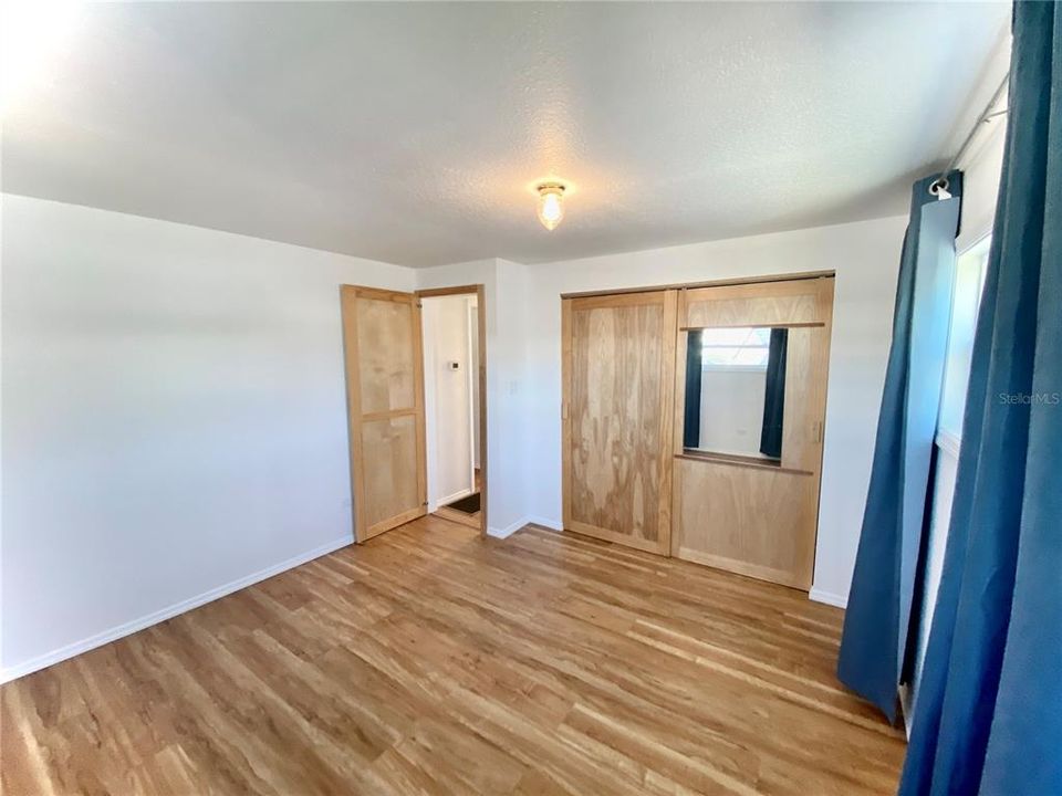 For Sale: $225,000 (2 beds, 2 baths, 960 Square Feet)