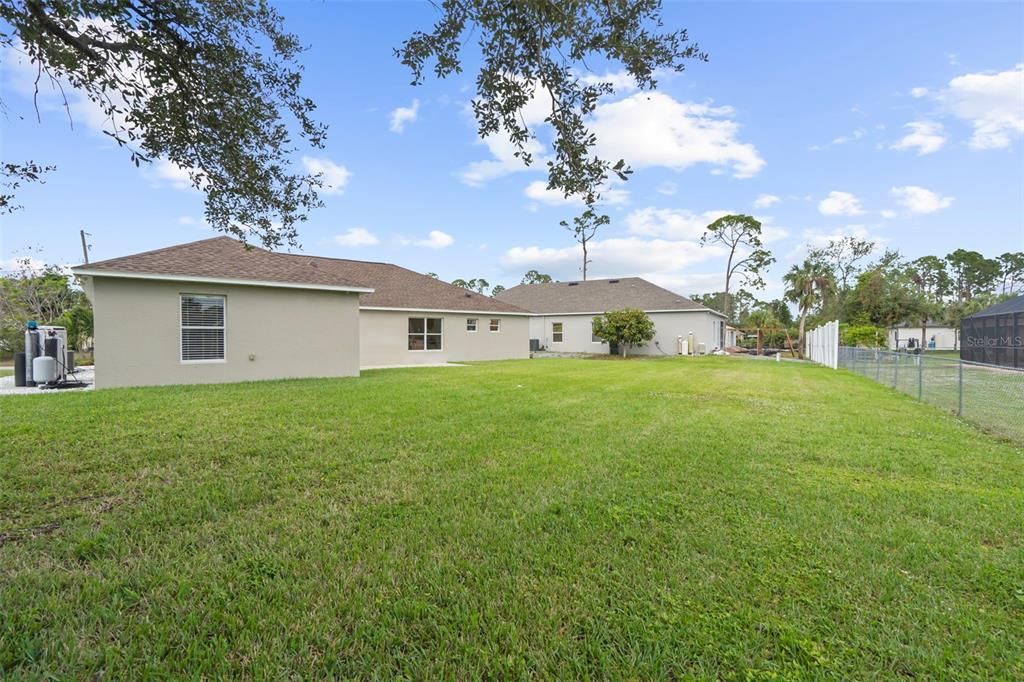 For Sale: $399,000 (3 beds, 2 baths, 2295 Square Feet)