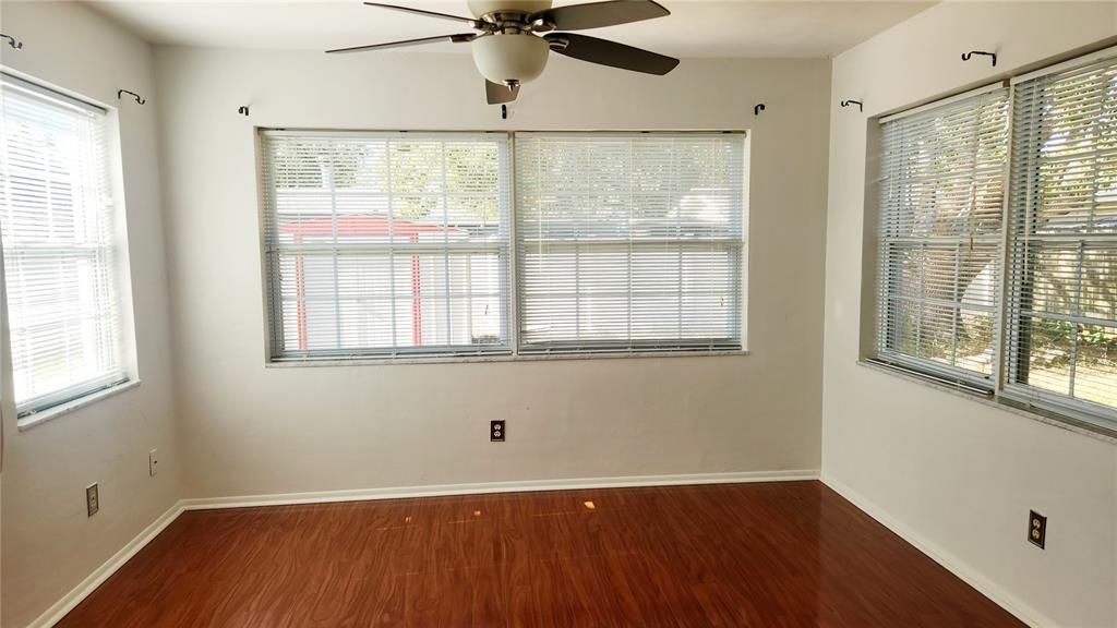 For Rent: $2,200 (2 beds, 2 baths, 1058 Square Feet)