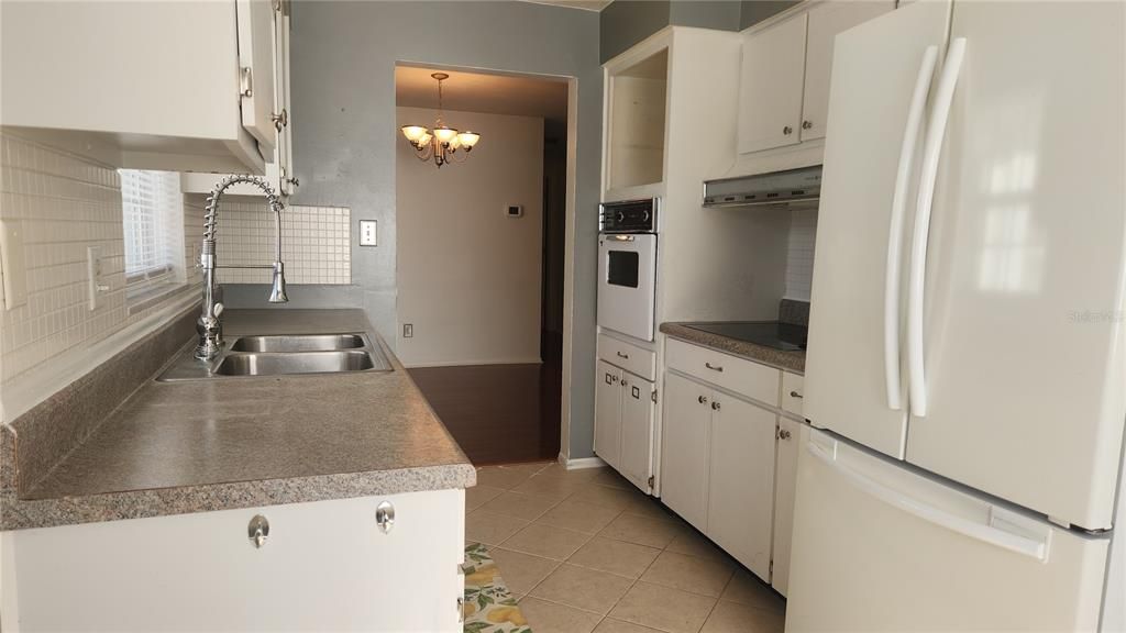 For Rent: $2,200 (2 beds, 2 baths, 1058 Square Feet)