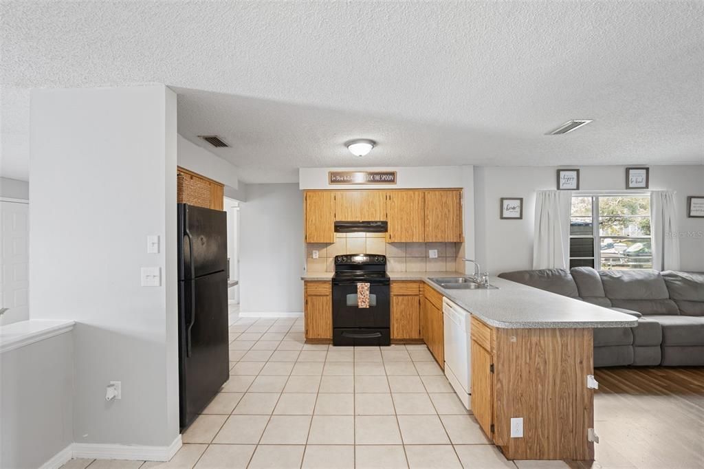 For Sale: $315,000 (3 beds, 2 baths, 1490 Square Feet)