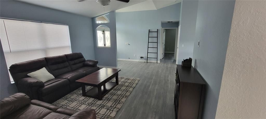 For Rent: $2,000 (3 beds, 2 baths, 1418 Square Feet)