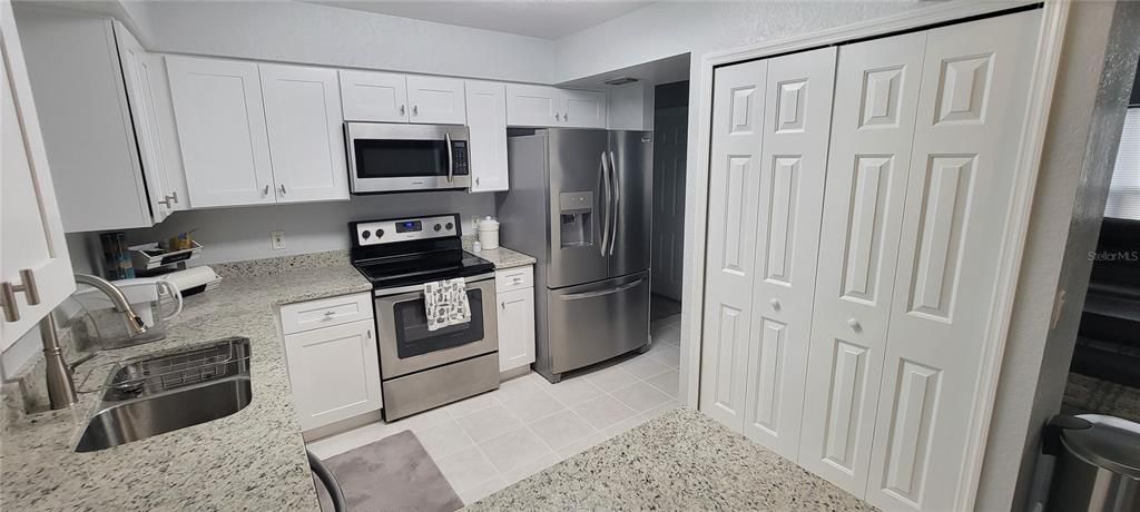 For Rent: $2,000 (3 beds, 2 baths, 1418 Square Feet)