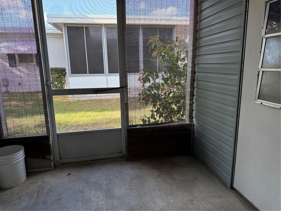 For Sale: $119,000 (2 beds, 1 baths, 810 Square Feet)