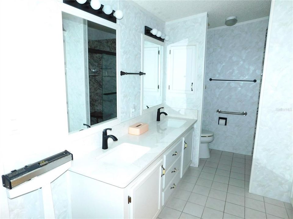 For Sale: $199,900 (2 beds, 2 baths, 1472 Square Feet)