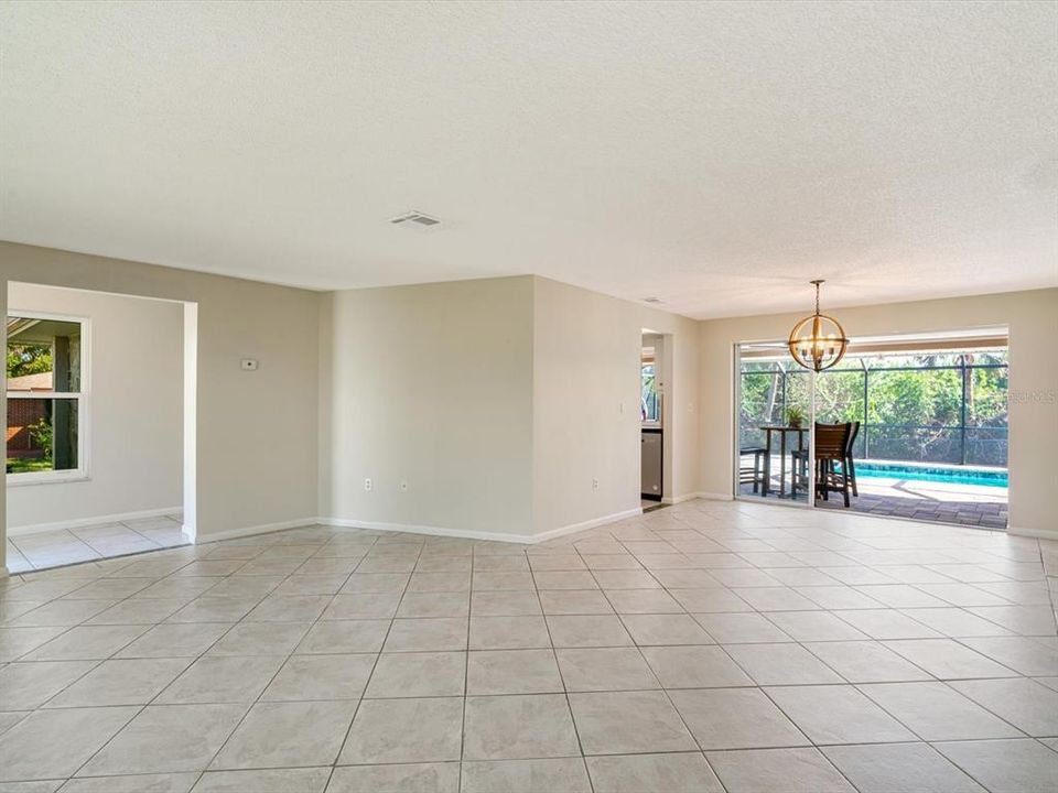 For Sale: $295,000 (2 beds, 2 baths, 1300 Square Feet)