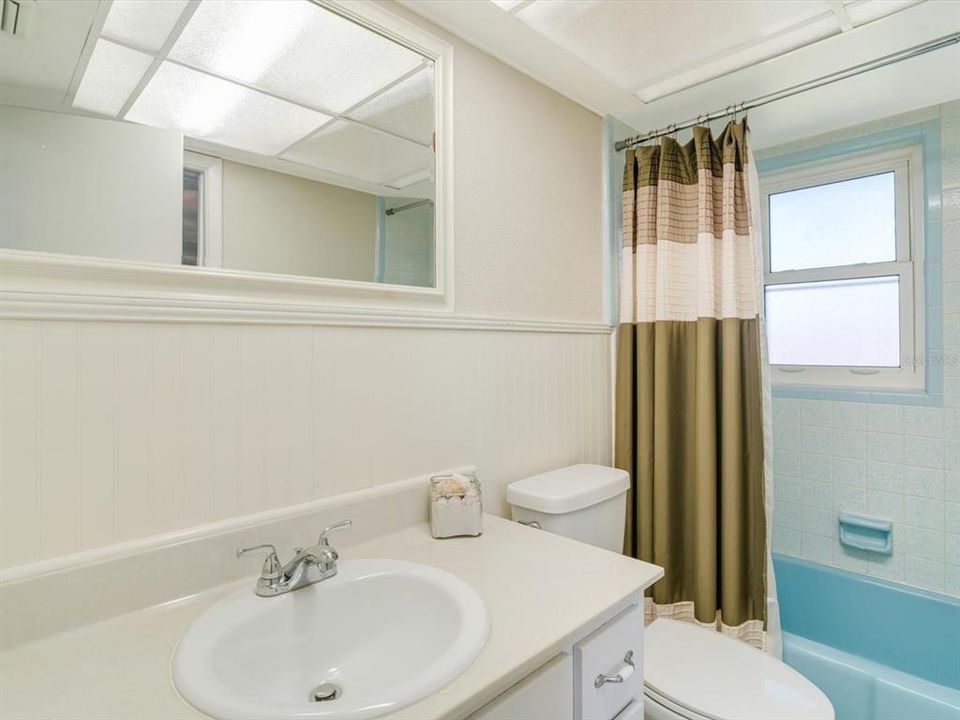 For Sale: $295,000 (2 beds, 2 baths, 1300 Square Feet)