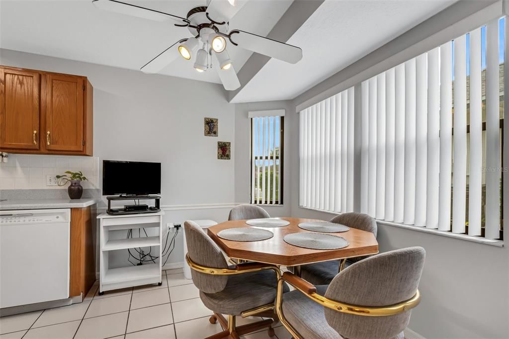 For Sale: $337,500 (2 beds, 2 baths, 1627 Square Feet)