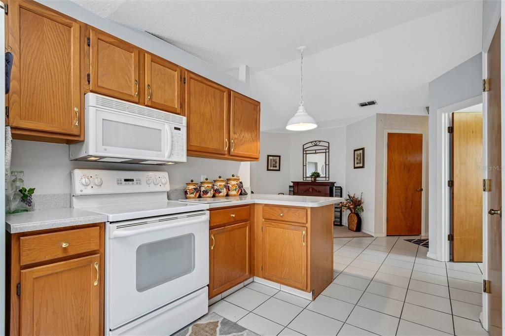 For Sale: $337,500 (2 beds, 2 baths, 1627 Square Feet)