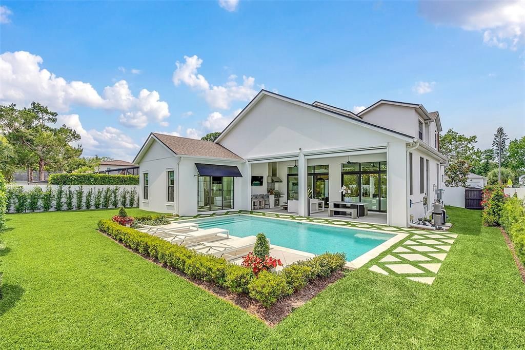 For Sale: $2,800,000 (5 beds, 4 baths, 3911 Square Feet)