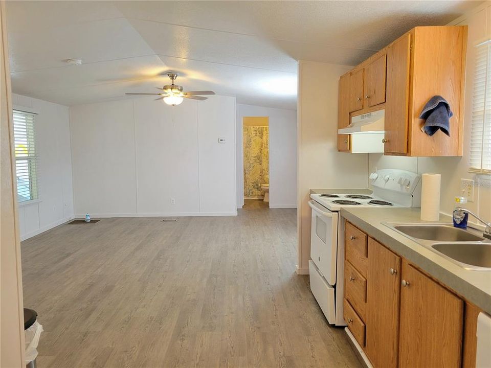 For Rent: $1,800 (2 beds, 2 baths, 1196 Square Feet)