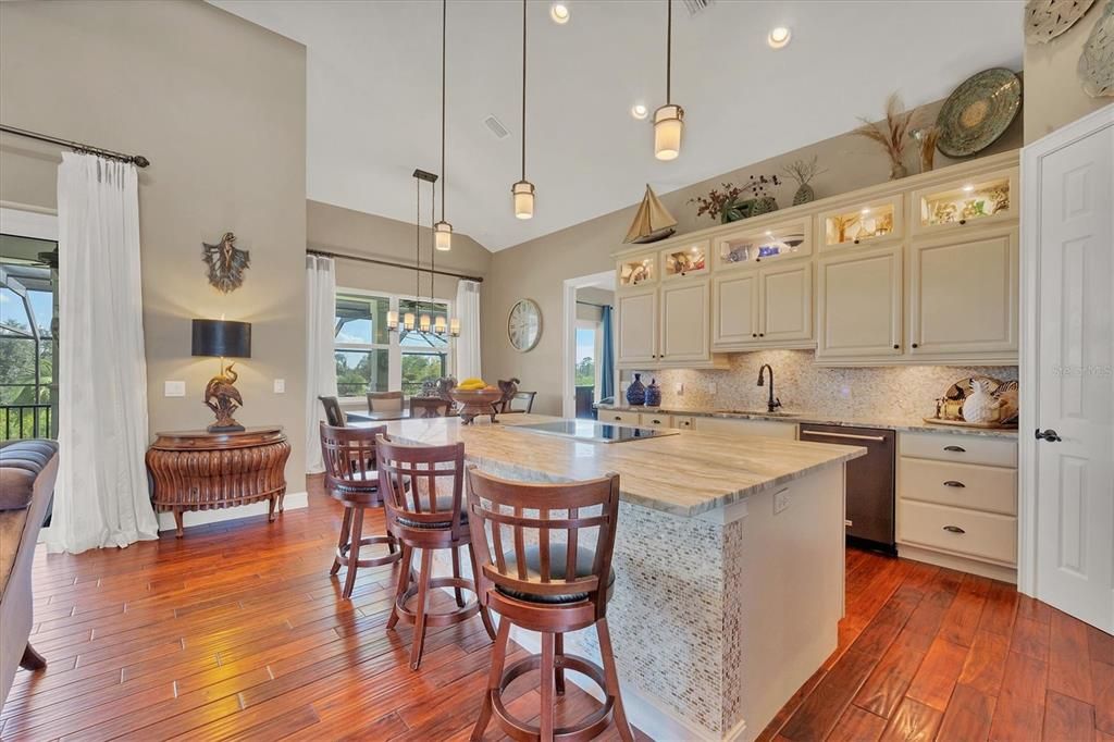 Kitchen & Dining Area