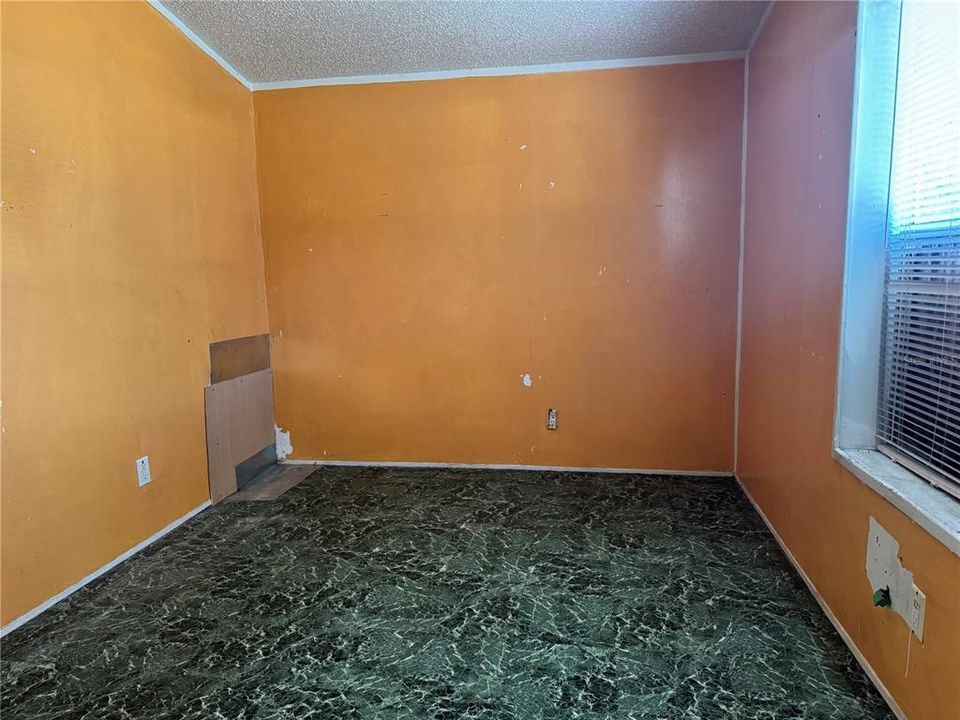 For Sale: $120,000 (3 beds, 2 baths, 1248 Square Feet)