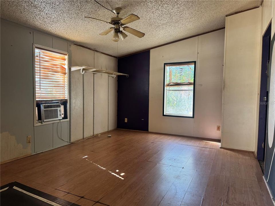 For Sale: $120,000 (3 beds, 2 baths, 1248 Square Feet)