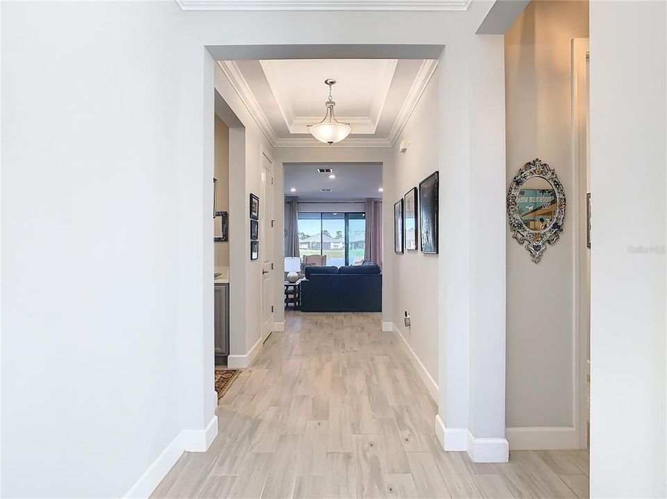 Foyer w/ Tray Ceiling