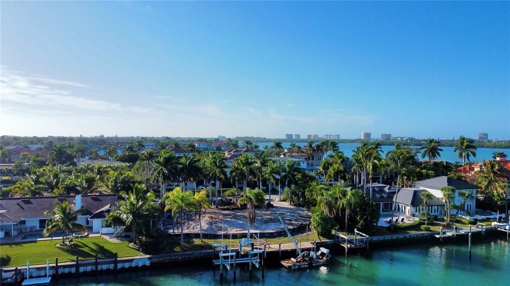 120 feet width of property with big water access directly to Sarasota Bay and Intercoastal Waterway and the Gulf of Mexico.