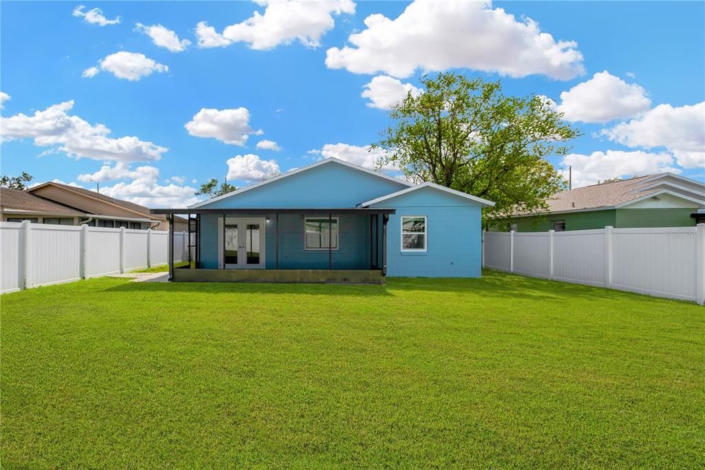 For Sale: $325,000 (3 beds, 2 baths, 1080 Square Feet)