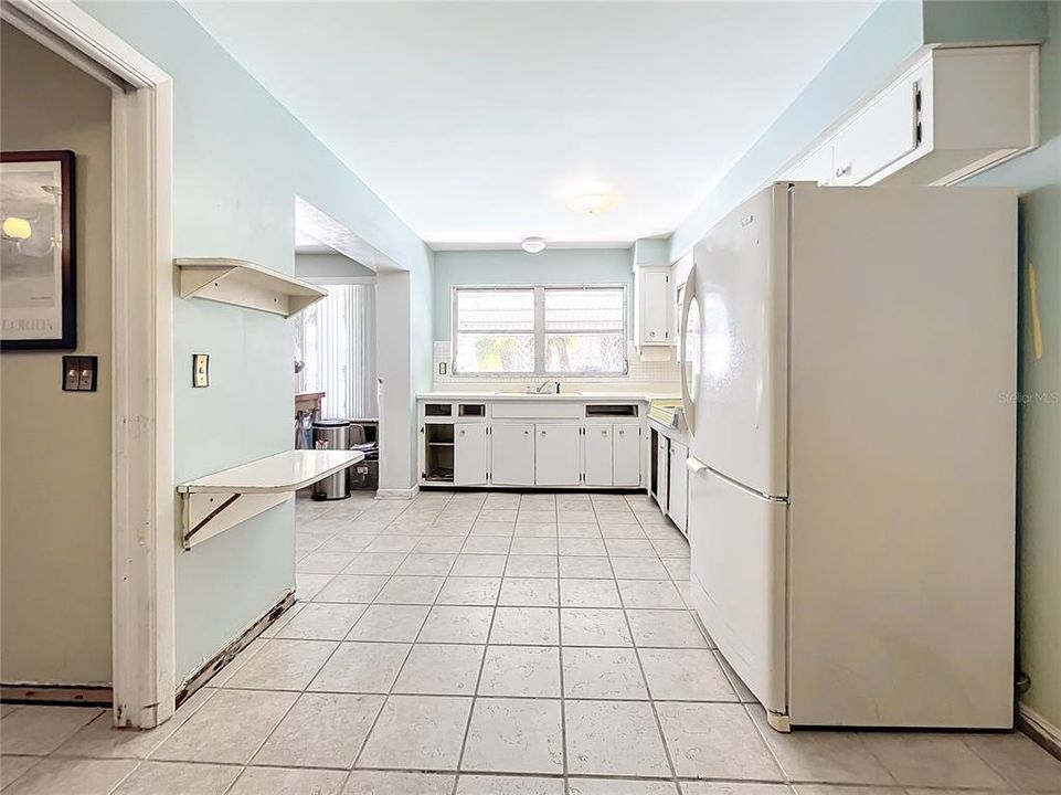 For Sale: $425,000 (2 beds, 2 baths, 1702 Square Feet)