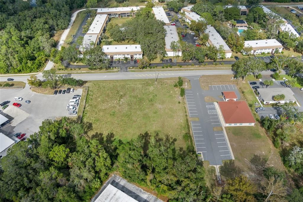 待售: $225,000 (1.33 acres)