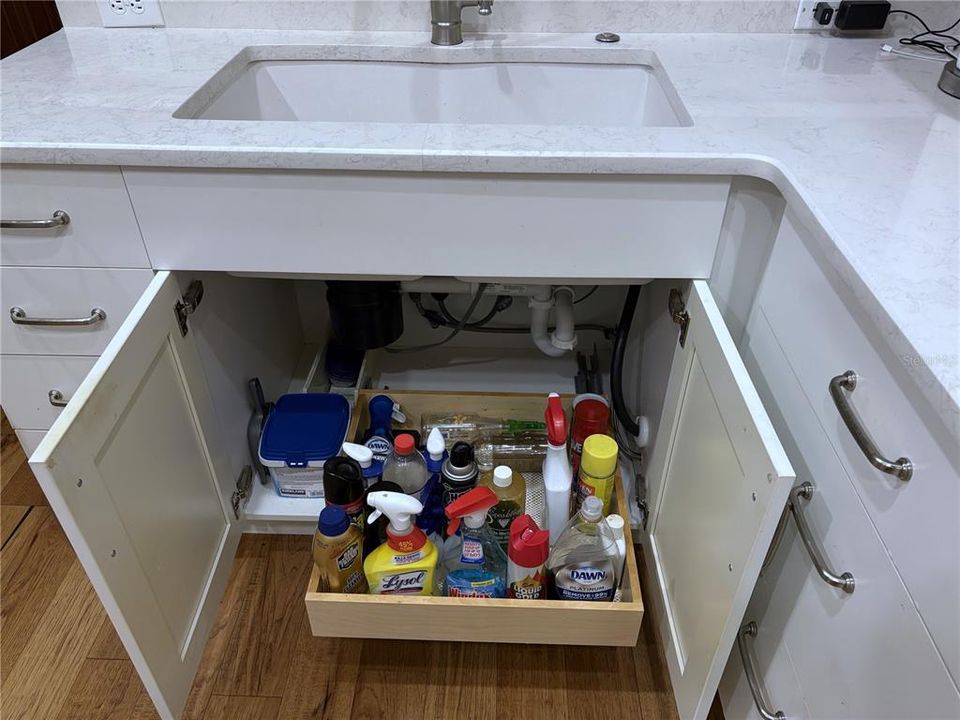 UNDER SINK DRAW PULLS OUT, NO NEED TO STAND ON YOUR HEAD TO FIND THE FURNITURE POLISH!