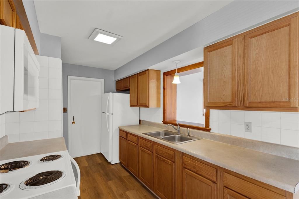 For Rent: $1,749 (3 beds, 2 baths, 1260 Square Feet)