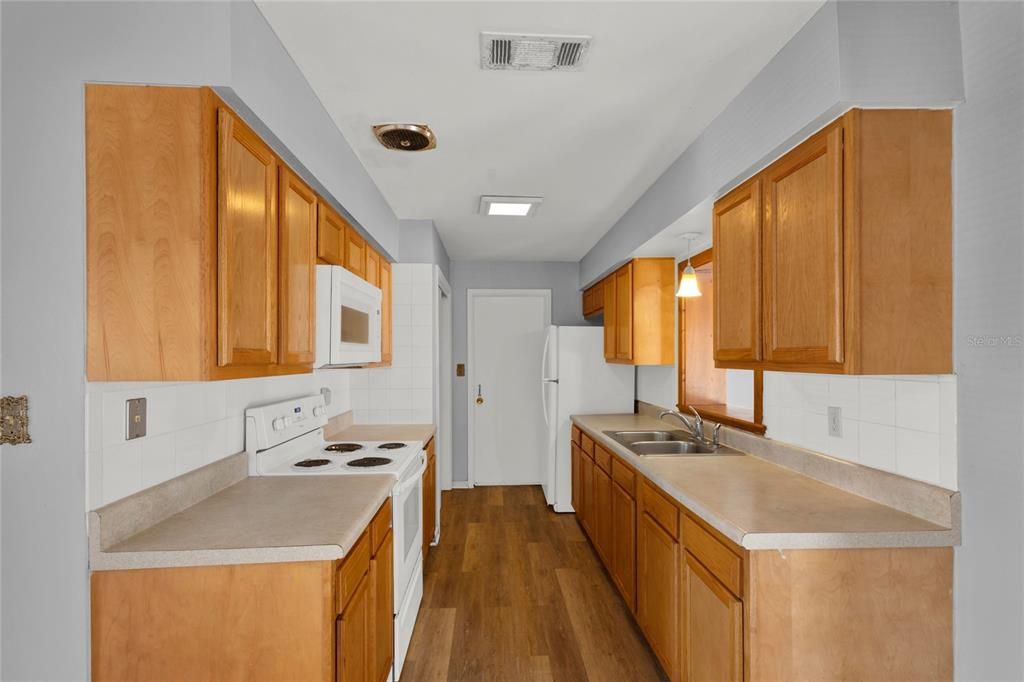 For Rent: $1,749 (3 beds, 2 baths, 1260 Square Feet)