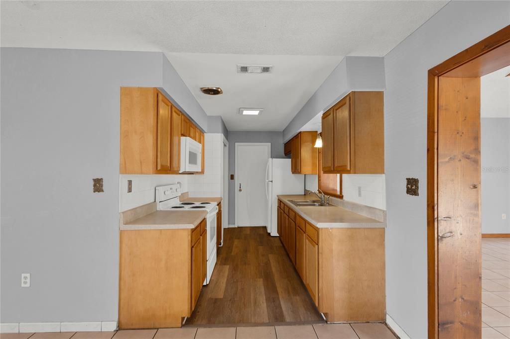 For Rent: $1,749 (3 beds, 2 baths, 1260 Square Feet)