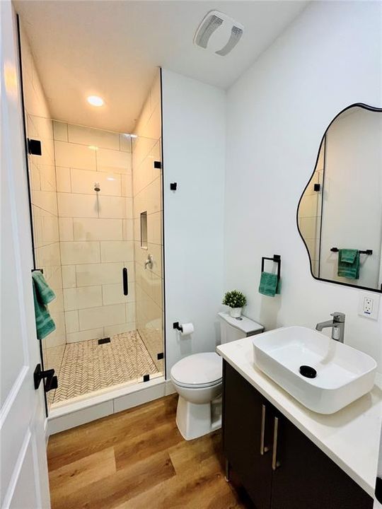 2nd Bathroom