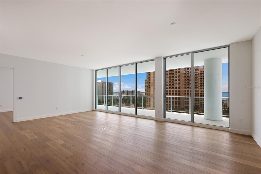 Active With Contract: $2,250,000 (2 beds, 3 baths, 2079 Square Feet)