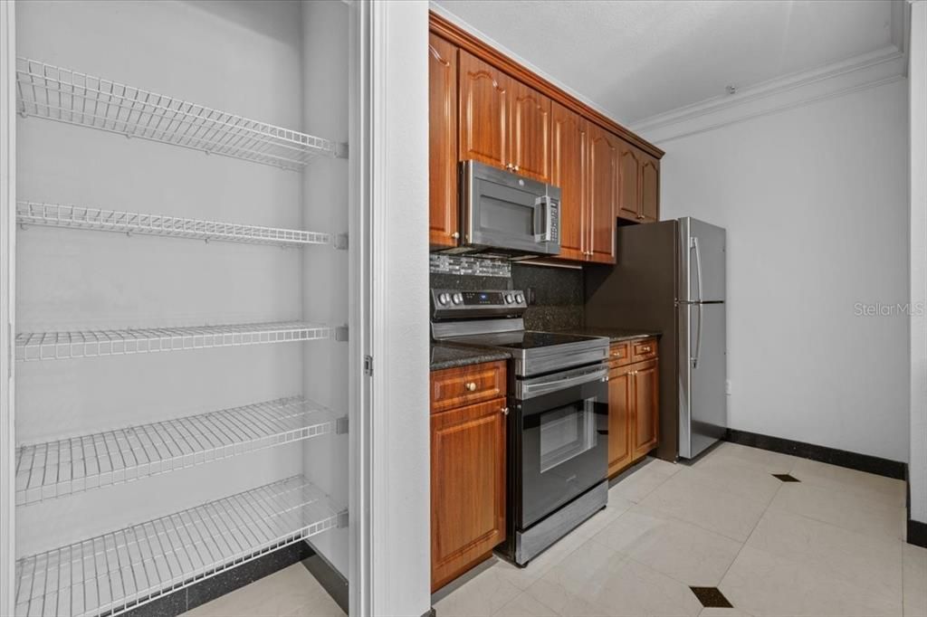 Kitchen pantry