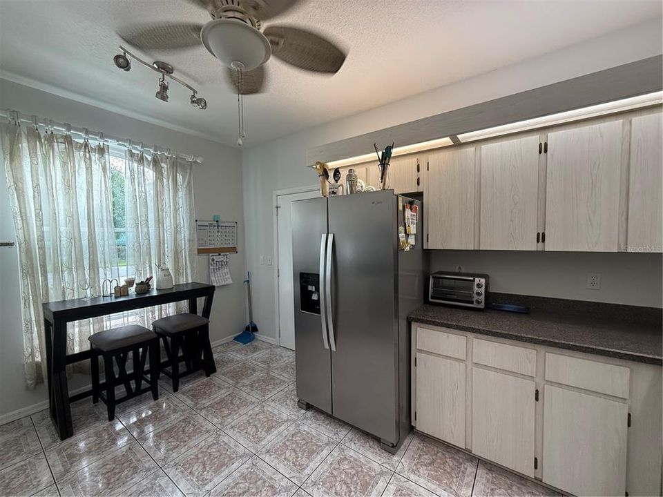 For Sale: $254,999 (2 beds, 2 baths, 1399 Square Feet)