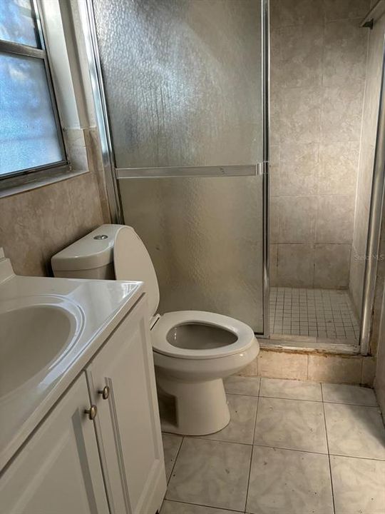 Principal bathroom