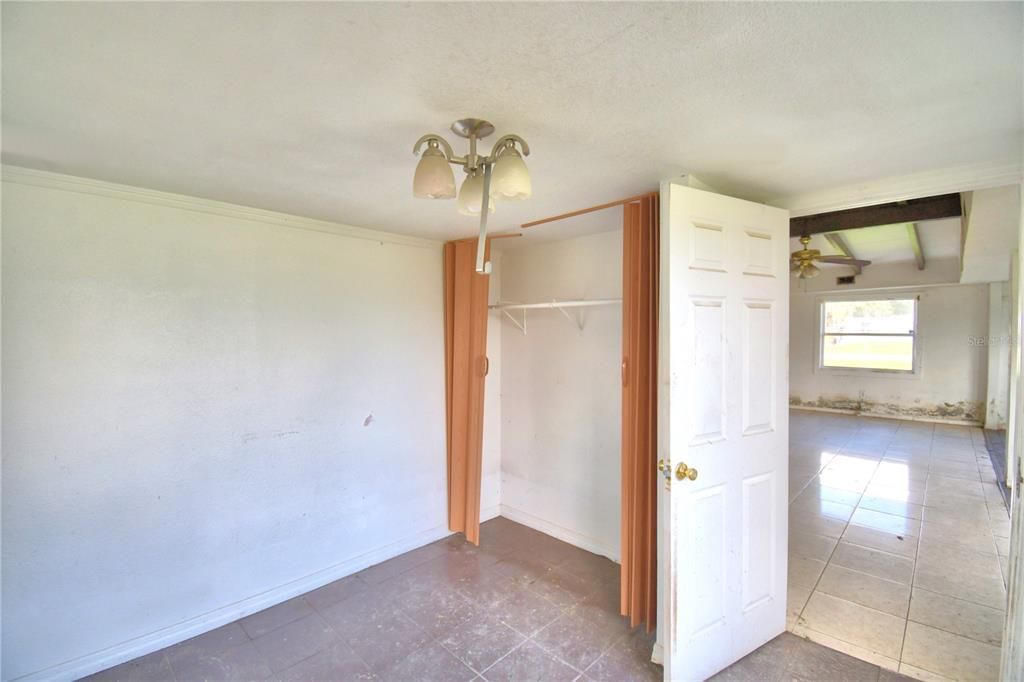 For Sale: $199,000 (3 beds, 2 baths, 1405 Square Feet)