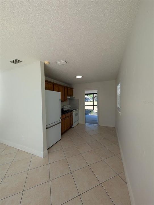 For Rent: $1,295 (2 beds, 1 baths, 700 Square Feet)