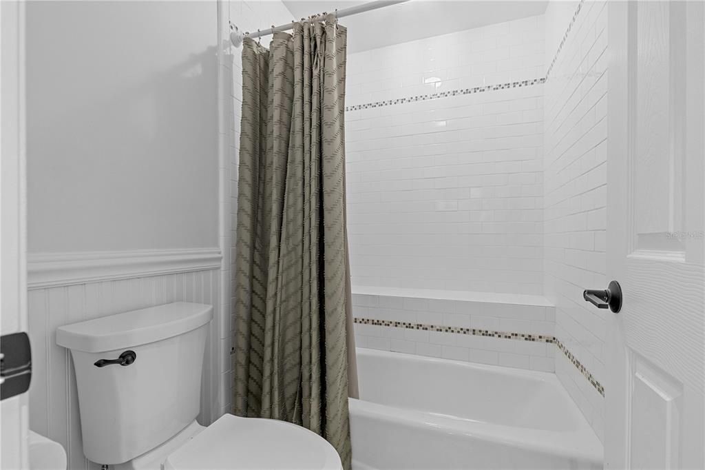 Guest Ensuite Bath