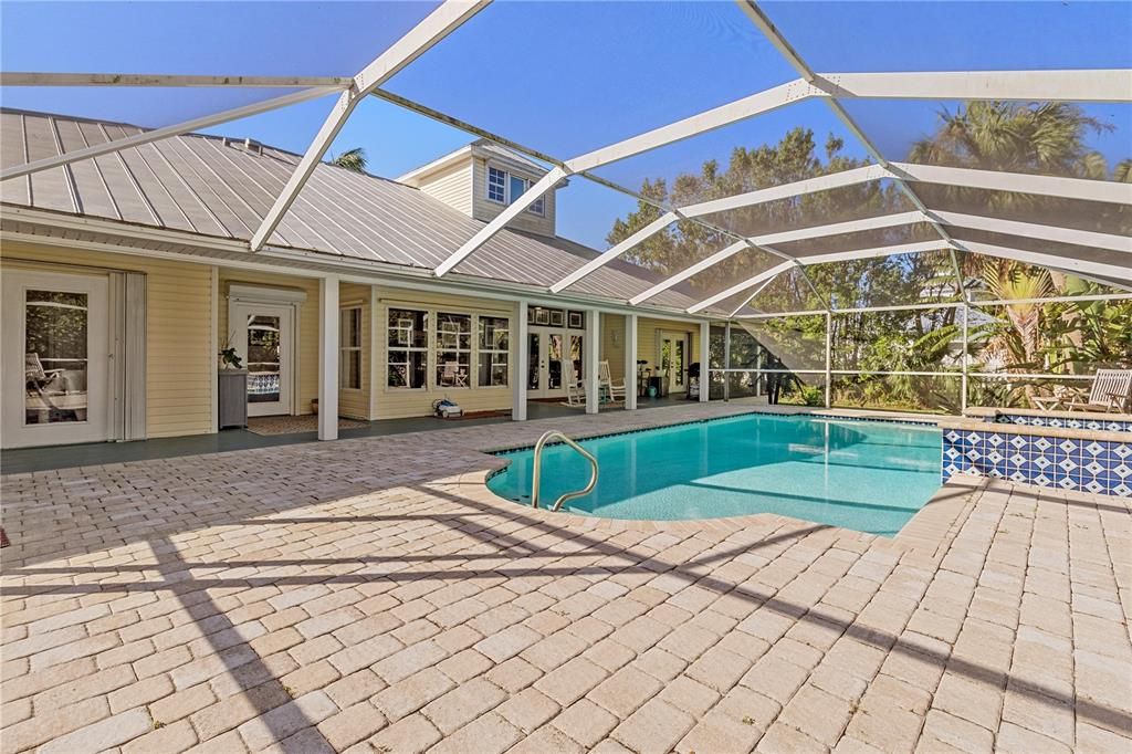 Now this is a great backyard with extra large under truss lanai!