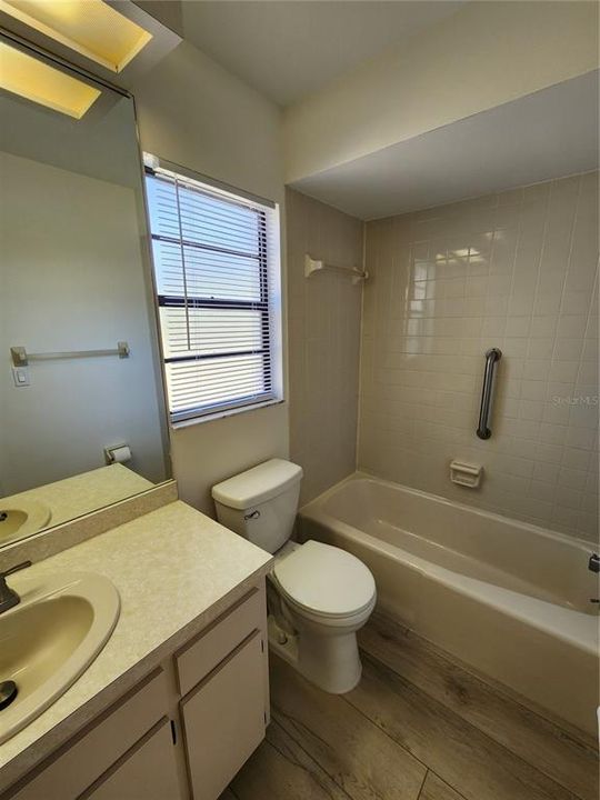 For Sale: $339,000 (2 beds, 1 baths, 920 Square Feet)