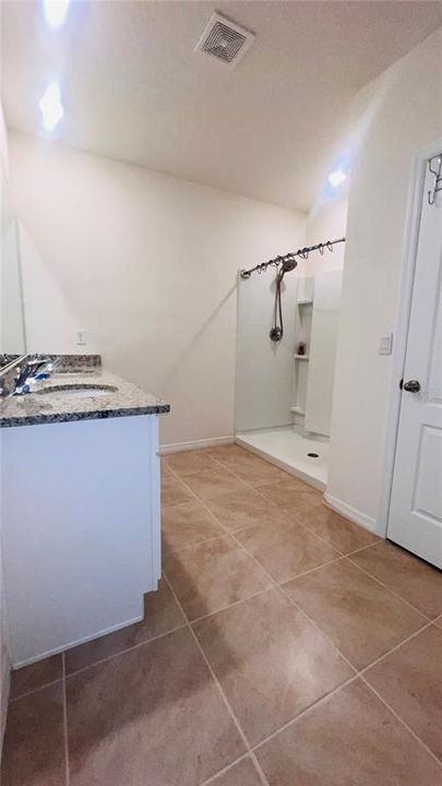 For Rent: $2,500 (3 beds, 2 baths, 1672 Square Feet)