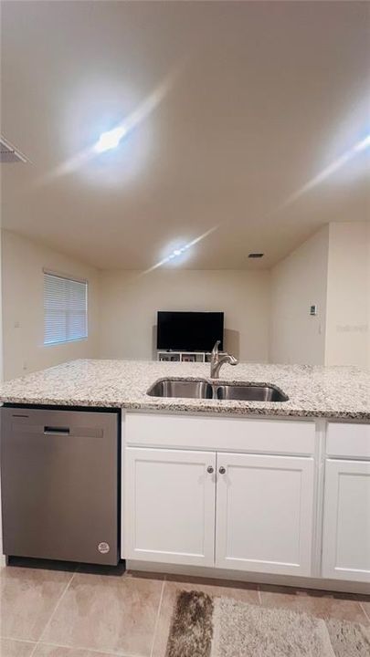 For Rent: $2,500 (3 beds, 2 baths, 1672 Square Feet)