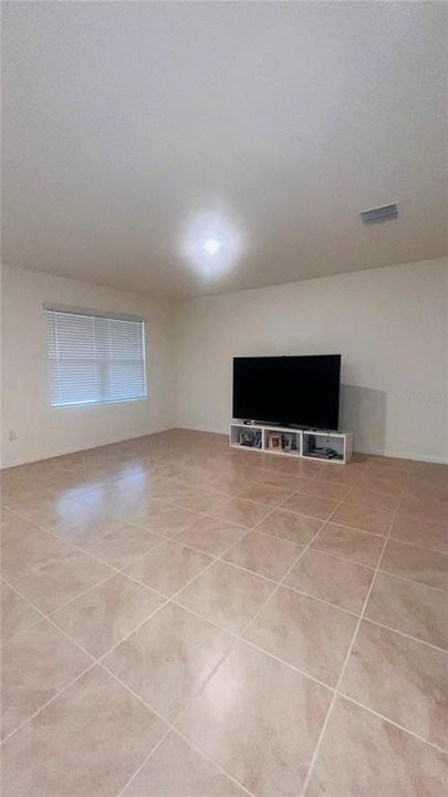 For Rent: $2,500 (3 beds, 2 baths, 1672 Square Feet)