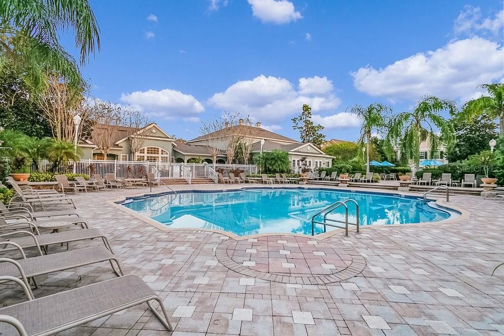 合同活跃: $250,000 (2 贝兹, 2 浴室, 1107 平方英尺)