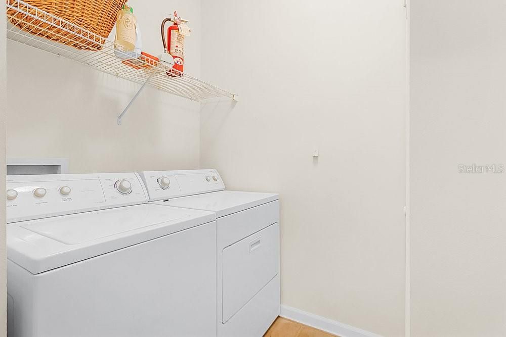 合同活跃: $250,000 (2 贝兹, 2 浴室, 1107 平方英尺)